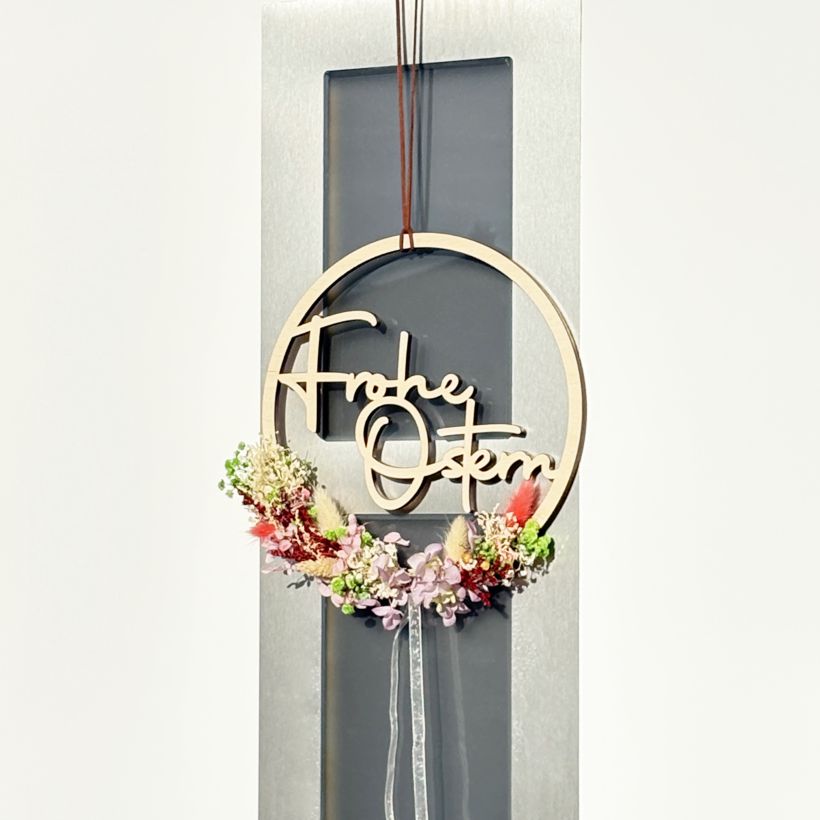 Türkranz Frühling „Frohe Ostern“ aus Holz mit Trockenblumen – Osterdeko zum Aufhängen als Osterkranz Deko für die Haustür
