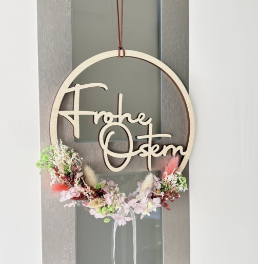 Türkranz Frühling „Frohe Ostern“ aus Holz mit Trockenblumen – Osterdeko zum Aufhängen als Osterkranz Deko und Frühlingskranz für Haustüre