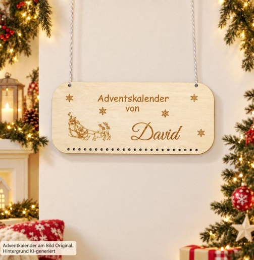 Holztafel für DIY-Adventskalender mit graviertem Weihnachtsmann-Schlitten, Rentieren und Wunschnamen, mit Jutenband zum Aufhängen