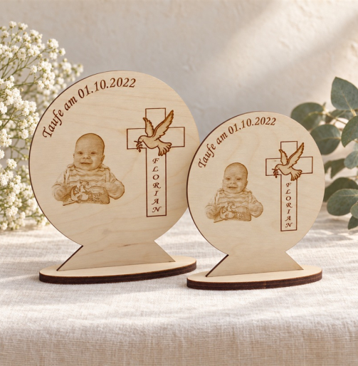 Zwei Taufschilder aus Birkensperrholz mit graviertem Babyfoto, Taufe am 01.10.2022, Kreuz mit Taube und Namen Florian, groß und klein
